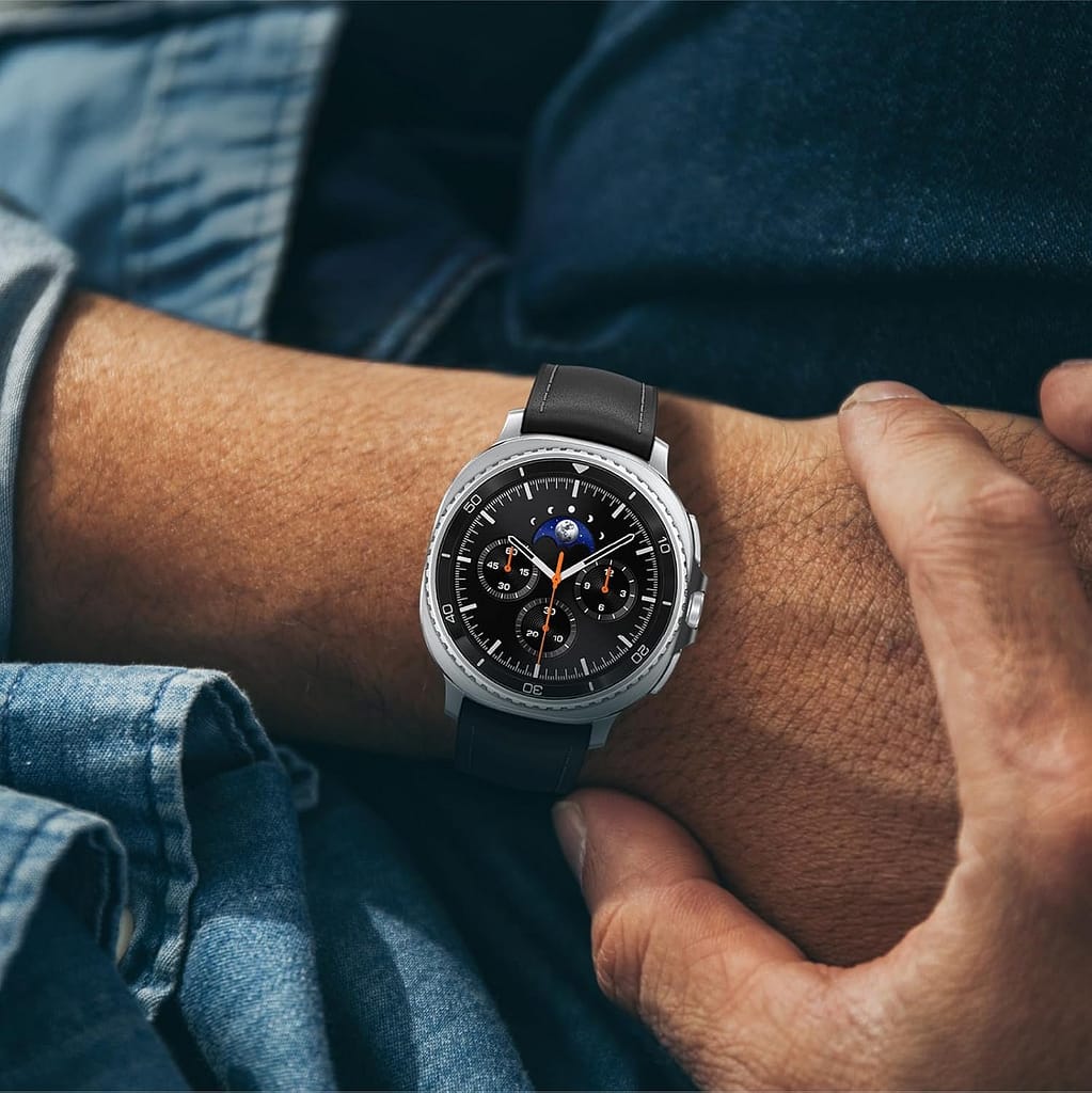 “Samsung Galaxy Watch 8 Classic side view”.